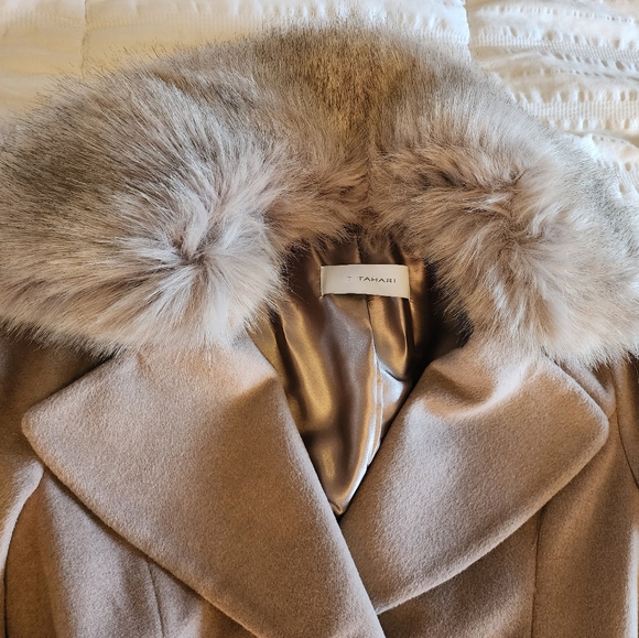 Tahari winter coat - Picture 4 of 4
